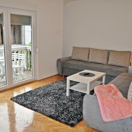 Apartman Dina Apartment Tuzla Luaran gambar