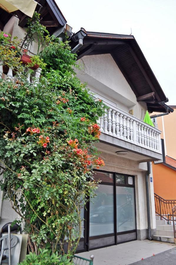 Apartman Dina Apartment Tuzla Luaran gambar