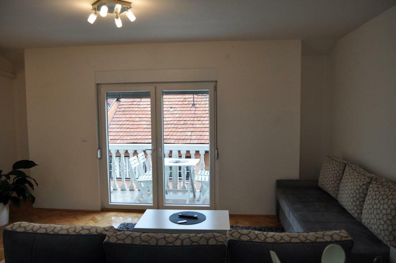 Apartman Dina Apartment Tuzla Luaran gambar