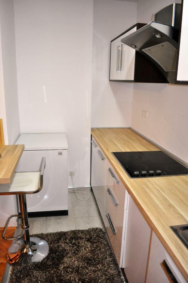 Apartman Dina Apartment Tuzla Luaran gambar