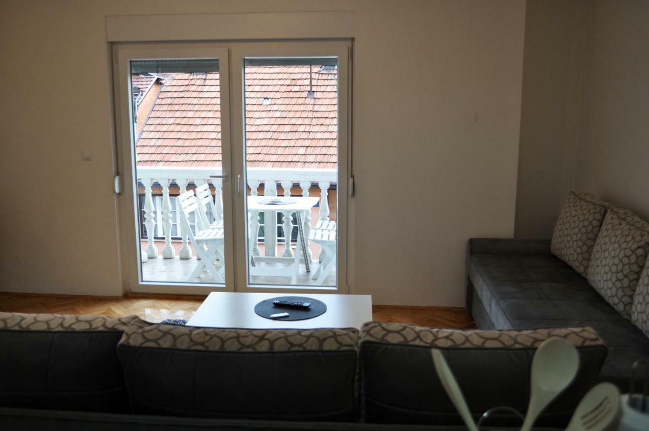 Apartman Dina Apartment Tuzla Luaran gambar