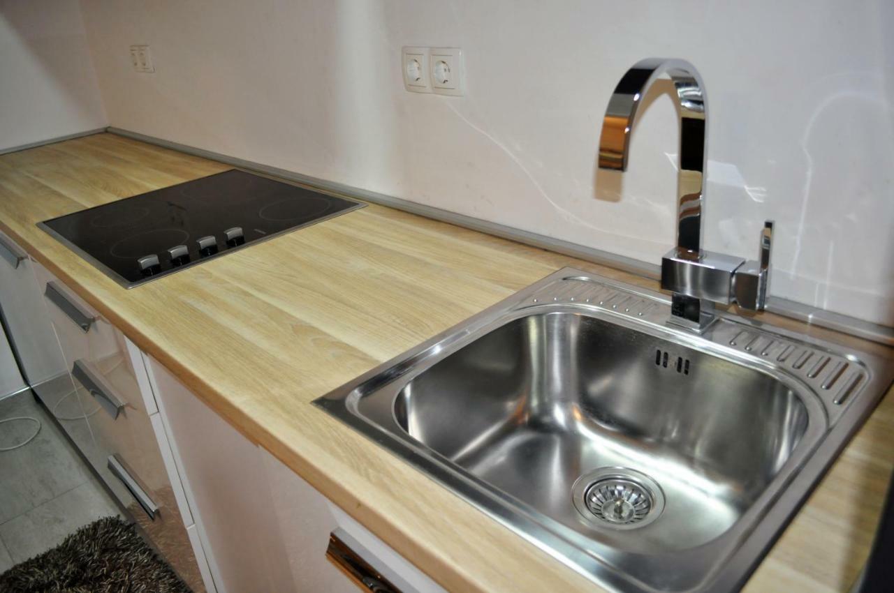 Apartman Dina Apartment Tuzla Luaran gambar