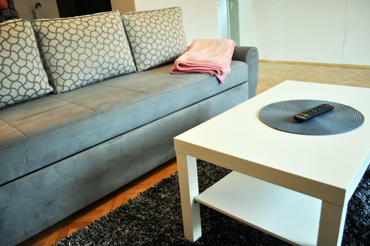 Apartman Dina Apartment Tuzla Luaran gambar