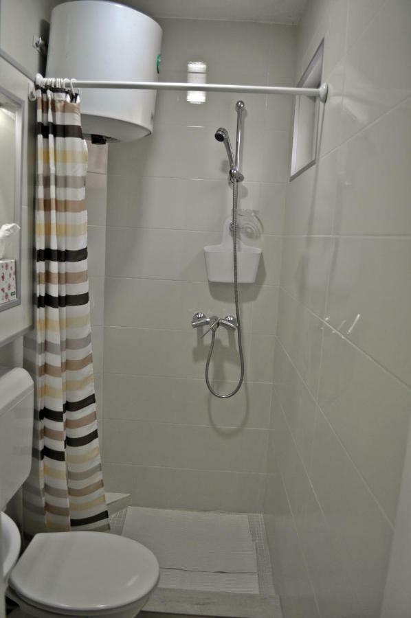 Apartman Dina Apartment Tuzla Luaran gambar