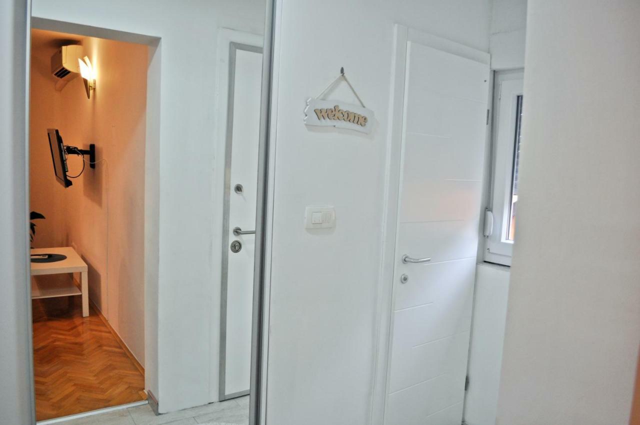Apartman Dina Apartment Tuzla Luaran gambar