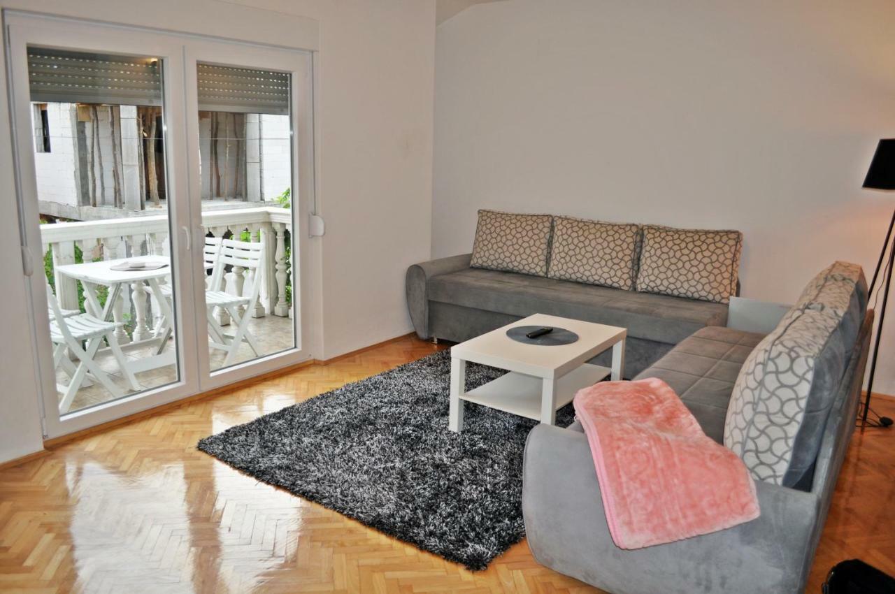 Apartman Dina Apartment Tuzla Luaran gambar