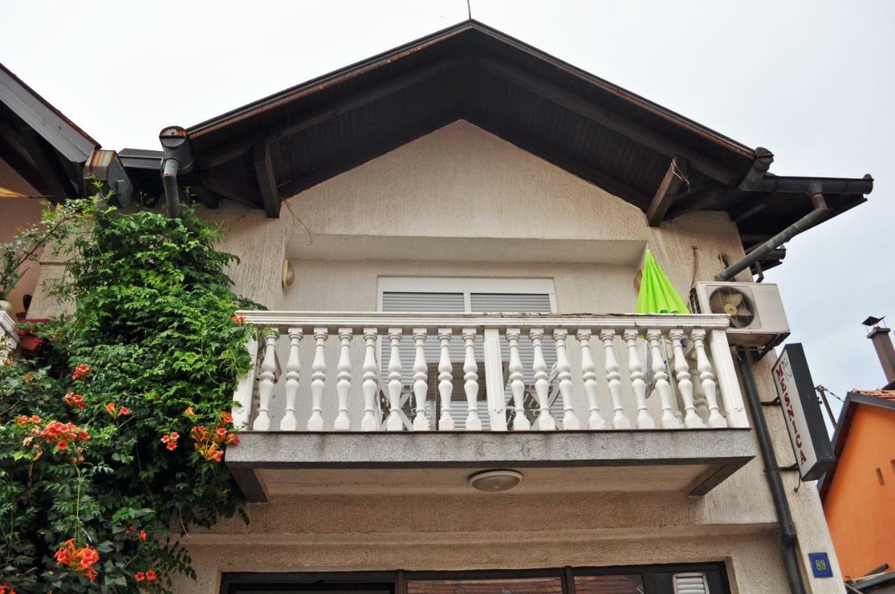 Apartman Dina Apartment Tuzla Luaran gambar
