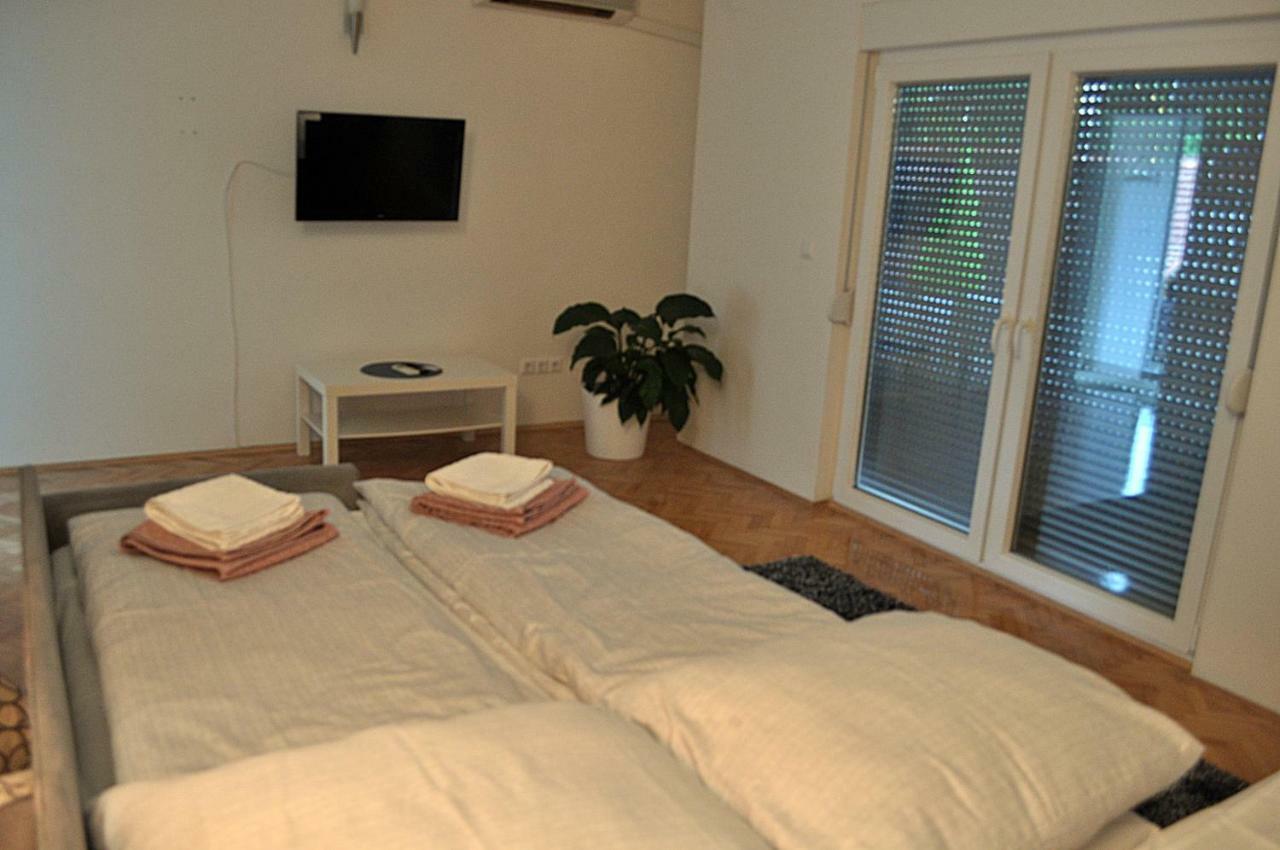 Apartman Dina Apartment Tuzla Luaran gambar