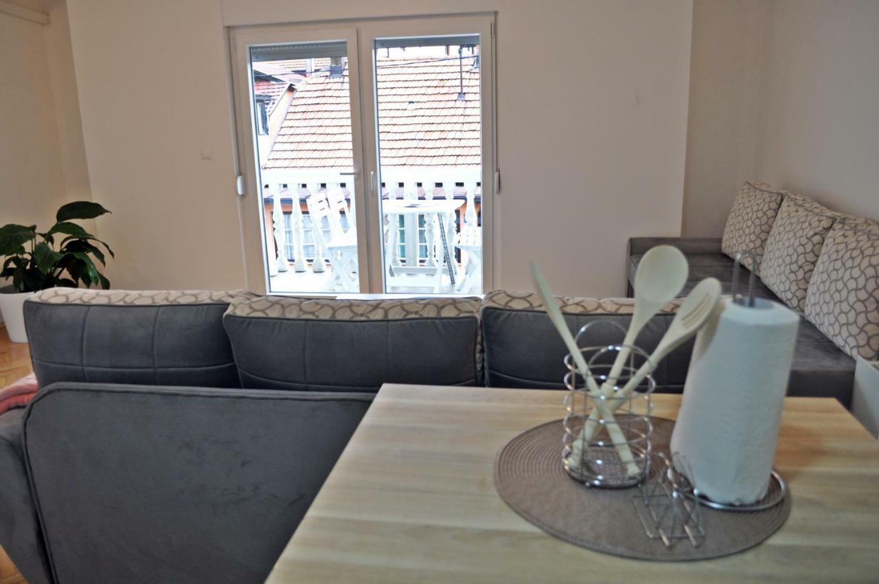 Apartman Dina Apartment Tuzla Luaran gambar