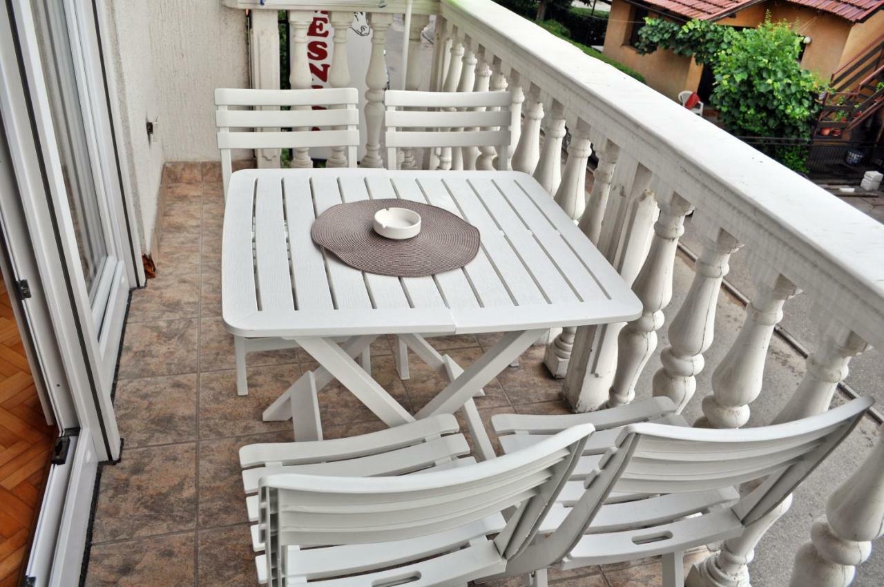 Apartman Dina Apartment Tuzla Luaran gambar