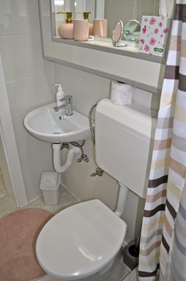 Apartman Dina Apartment Tuzla Luaran gambar